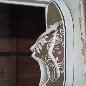 Old Skool Vans (Size 7)